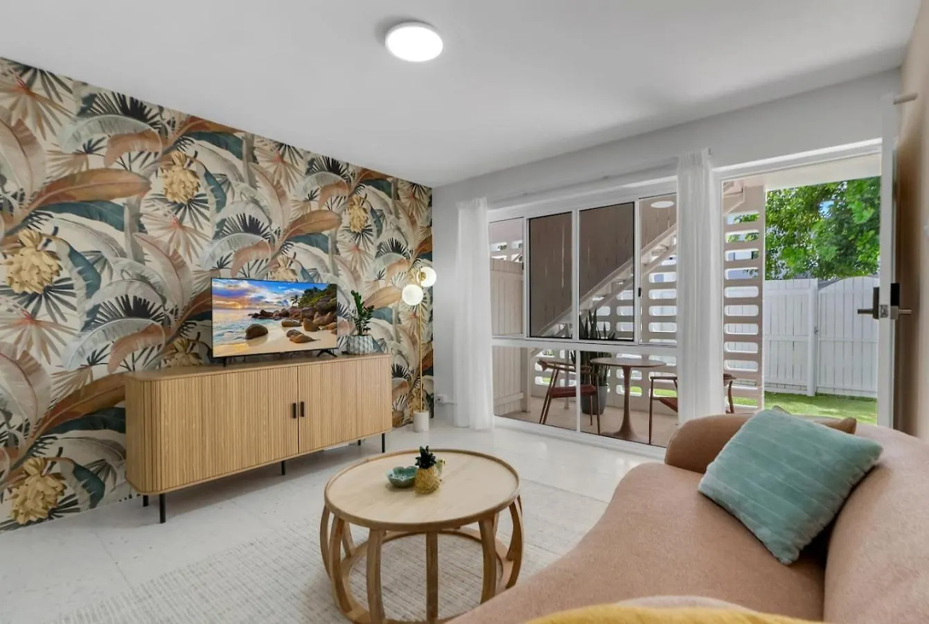Tropicana Boutique Hotel - 2 Cairns